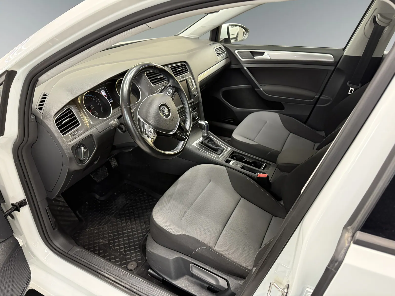 Volkswagen Golf 5-dörrar e-Golf – bild 9