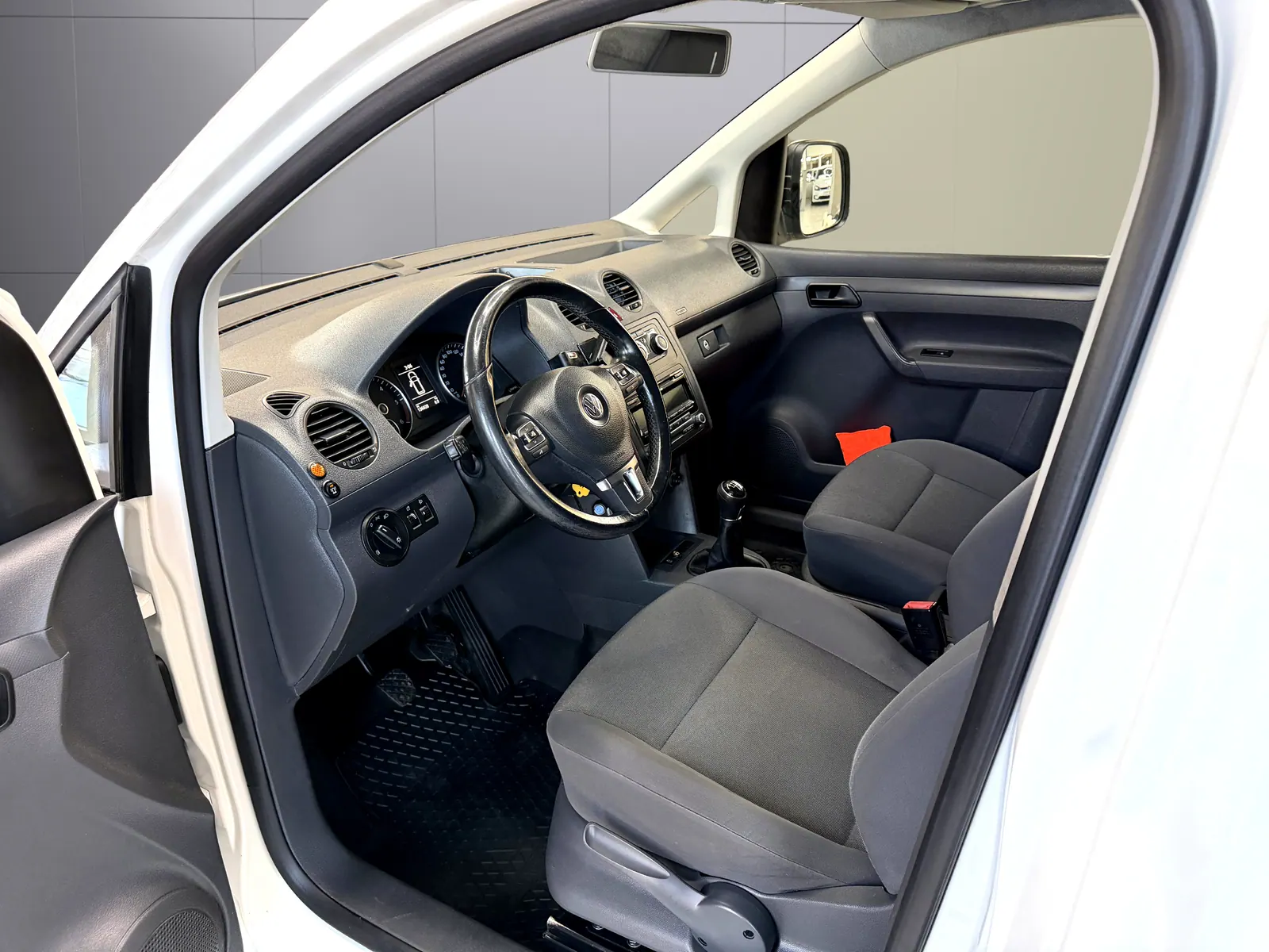 Volkswagen Caddy Skåpbil 2.0 TDI DPF 4Motion Manuell Euro 5 – bild 12
