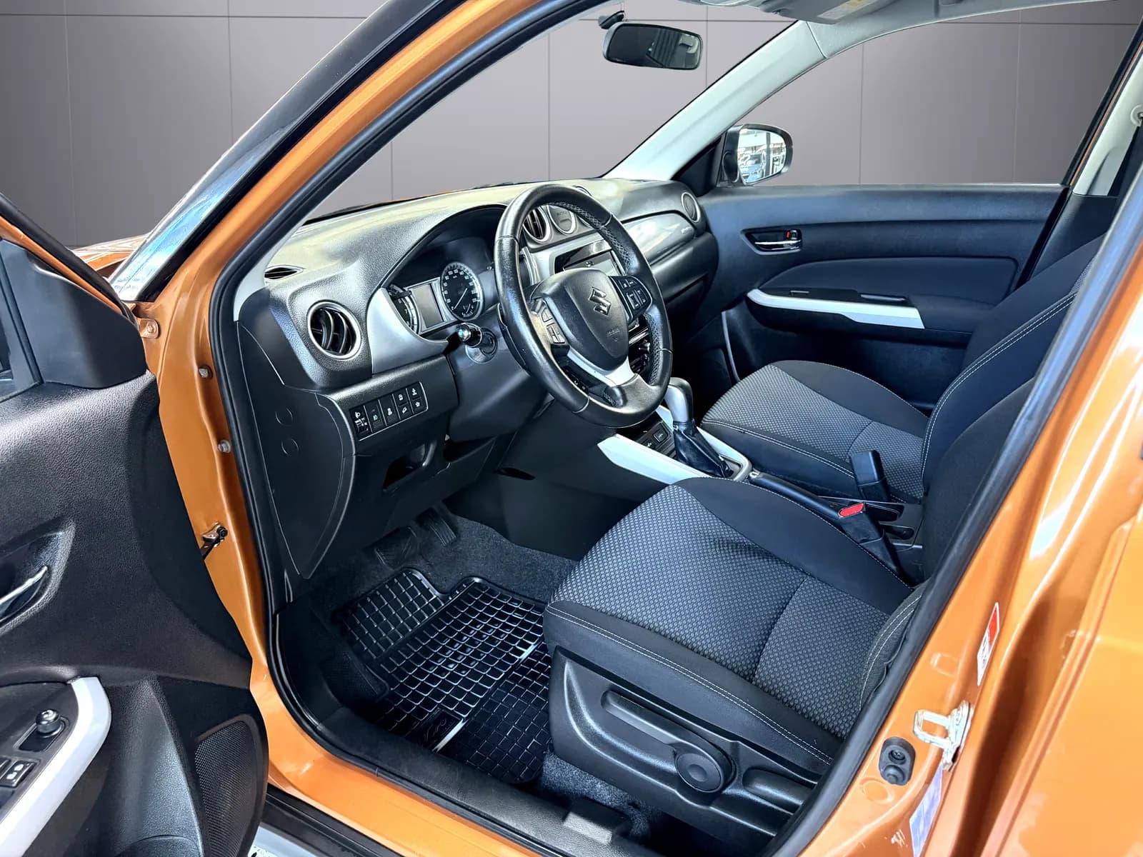 Suzuki Vitara 5-dörrar Vitara 1.6 DOHC 16V VVT AllGrip Automatisk Euro 6 – bild 9